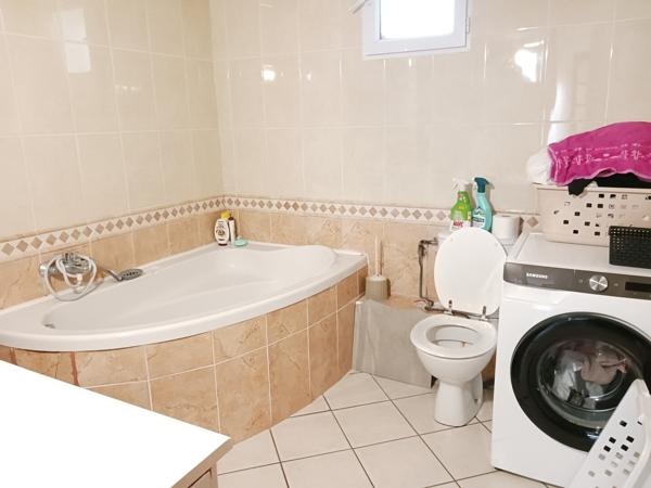 Maison 87 m² avec cour et garage