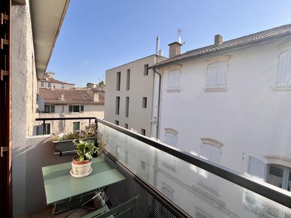 NIMES - ECUSSON - ARENE - PARKING - CAVE - 2 CHAMBRES - BALCON - BUANDERIE - LOGGIA