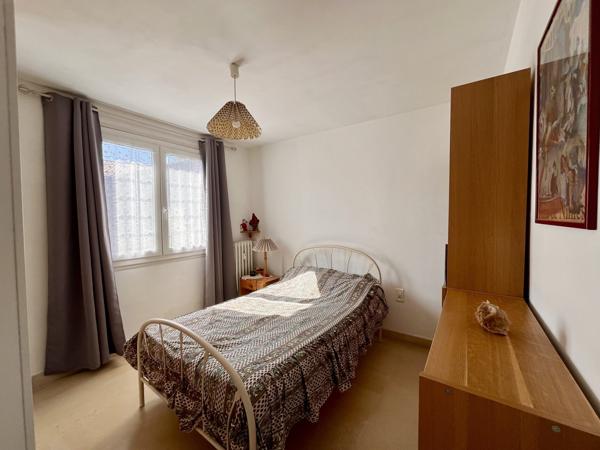 NIMES - ECUSSON - ARENE - PARKING - CAVE - 2 CHAMBRES - BALCON - BUANDERIE - LOGGIA