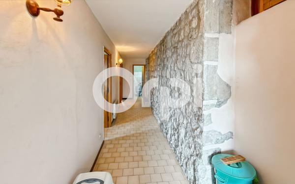 Maison à vendre    7 pièces • 228 m2 Ruoms