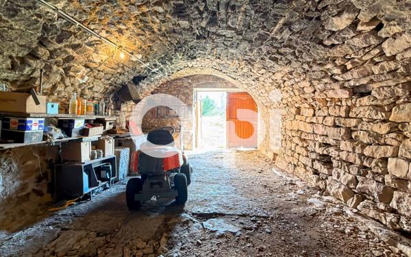 Maison à vendre    7 pièces • 228 m2 Ruoms