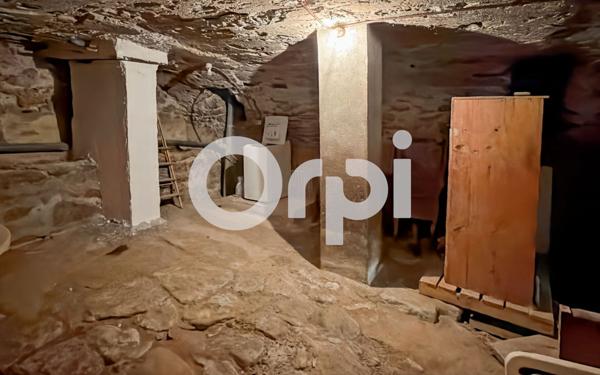 Maison à vendre    7 pièces • 228 m2 Ruoms