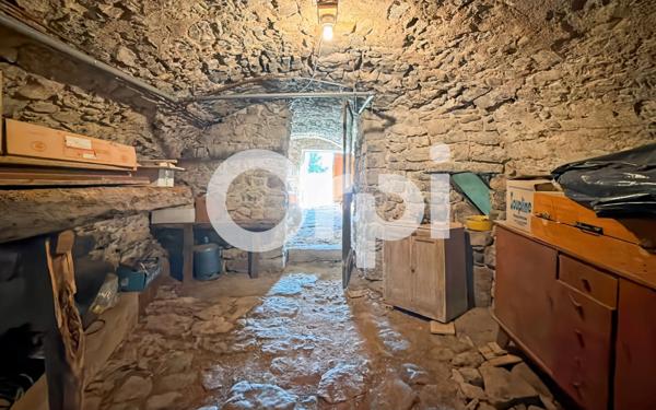 Maison à vendre    7 pièces • 228 m2 Ruoms