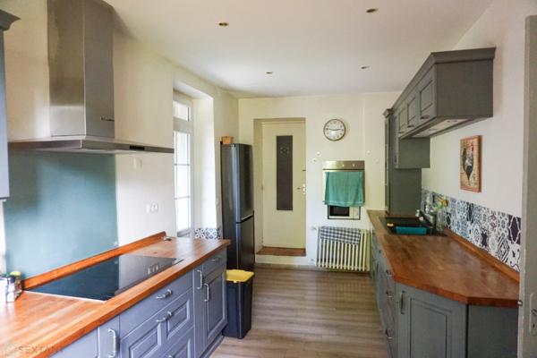 Magnifique Manoir du XVIe siècle typique du Périgord vert.