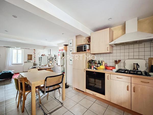 Villefranche-de-Lauragais (31290) Ensemble immobilier composé de 3 logements indépendants, d'une surface utile de 528m2 env.