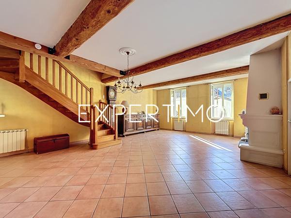 Villefranche-de-Lauragais (31290) Ensemble immobilier composé de 3 logements indépendants, d'une surface utile de 528m2 env.