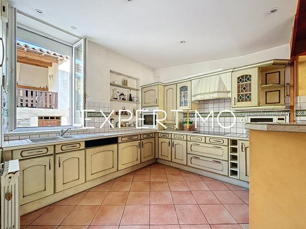 Villefranche-de-Lauragais (31290) Ensemble immobilier composé de 3 logements indépendants, d'une surface utile de 528m2 env.