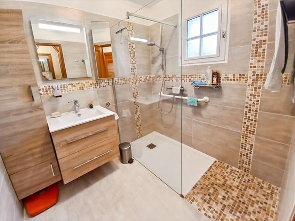 MAISON-PETIT CORONNE