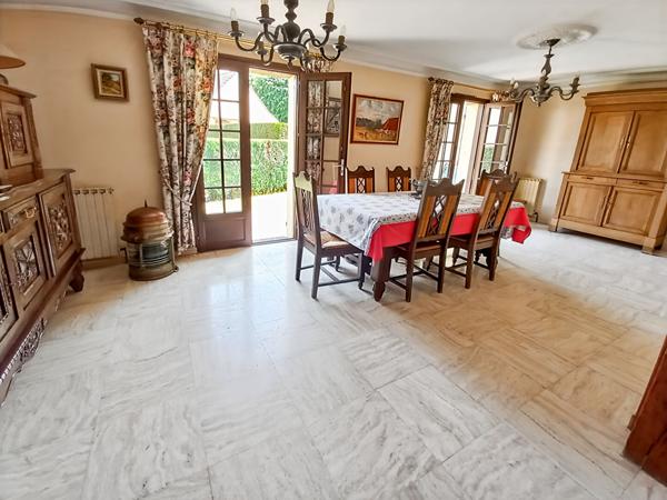 MAISON-PETIT CORONNE