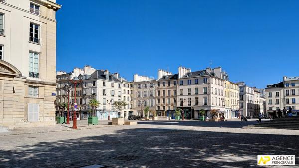 "Versailles Saint-Louis" Très bel appartement meublé de 2 pièces de 37m² carrez situé au 1er étage d'un immeuble ancien ! Loyer 1 290 €/mois charges comprises **  - Référence  28051