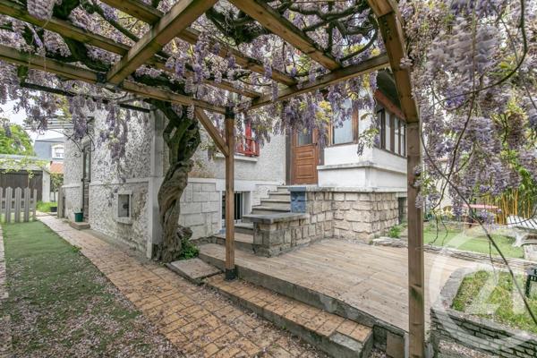 Maison à vendre  6 pièces - 75,29 m2 LA VARENNE ST HILAIRE - 94