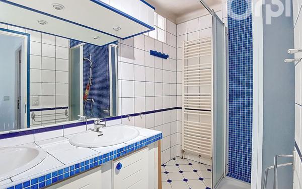 Appartement à vendre    3 pièces • 65 m2 Toulon