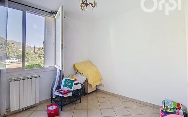 Appartement à vendre    3 pièces • 65 m2 Toulon