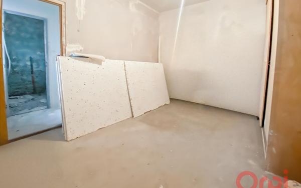 Immeuble à vendre    3 pièces • 95 m2 Aubervilliers