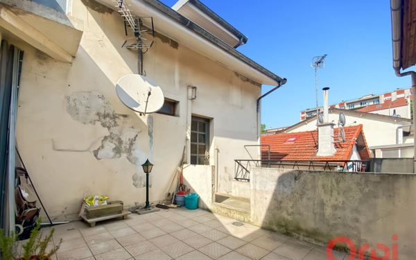 Immeuble à vendre    3 pièces • 95 m2 Aubervilliers