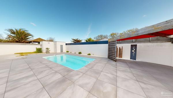 Maison contemporaine avec piscine