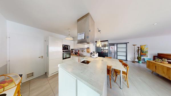Maison contemporaine avec piscine