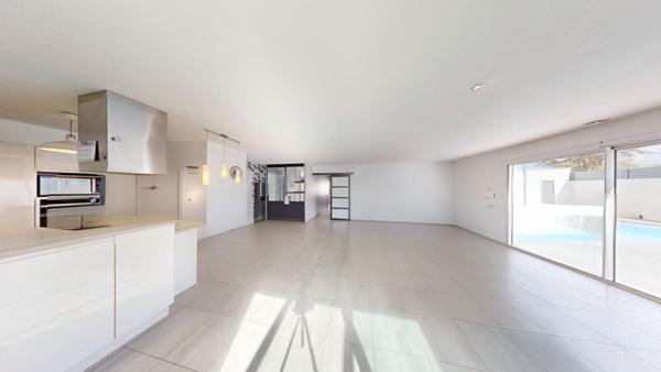 Maison contemporaine avec piscine