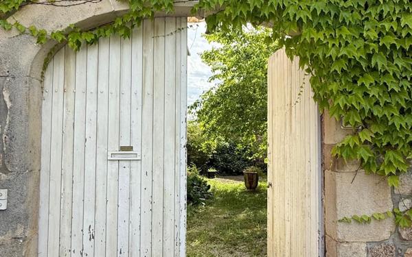 Maison à vendre    4 pièces • 130 m2 Lablachère