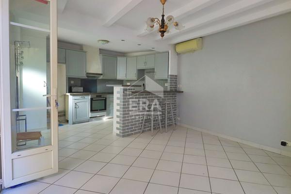 A vendre JOLIE MAISON INDIVIDUELLE  TYPE 2 - LUMINEUSE  SUD TERRASSE MARSEILLE 10ÈME CALME BON ÉTAT