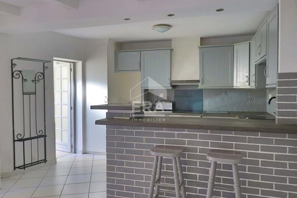 A vendre JOLIE MAISON INDIVIDUELLE  TYPE 2 - LUMINEUSE  SUD TERRASSE MARSEILLE 10ÈME CALME BON ÉTAT
