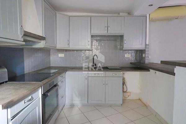 A vendre JOLIE MAISON INDIVIDUELLE  TYPE 2 - LUMINEUSE  SUD TERRASSE MARSEILLE 10ÈME CALME BON ÉTAT