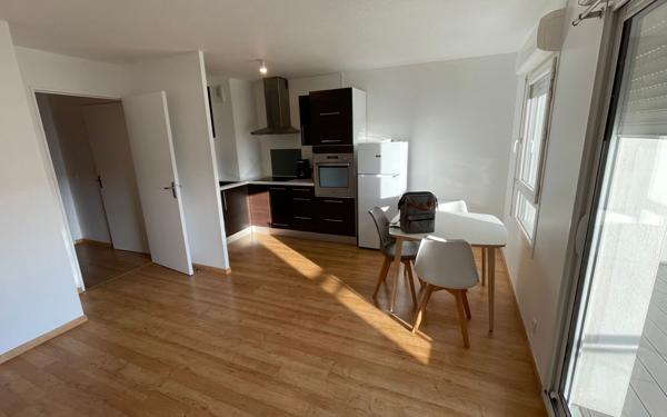 Appartement à louer    3 pièces •  Séné