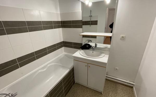 Appartement à louer    3 pièces •  Séné