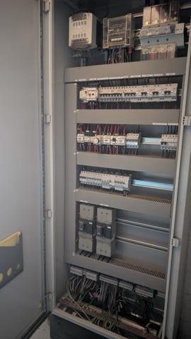 🔶 OPPORTUNITÉ RARE – BÂTIMENT INDUSTRIEL ÉQUIPÉ – 894 m² – SECTEUR ISBERGUE(62) 🔶