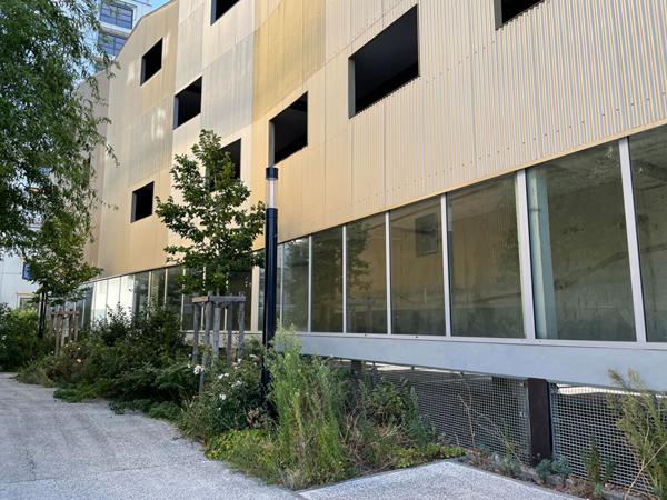 Bassin à Flot Bureaux ou local commercial Brut