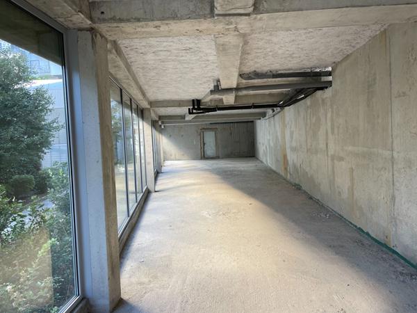 Bassin à Flot Bureaux ou local commercial Brut