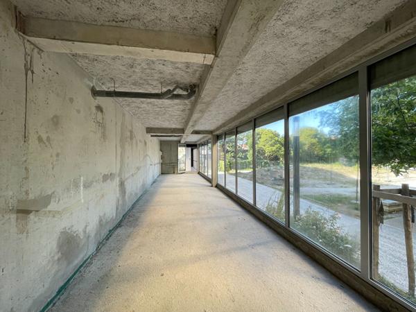 Bassin à Flot Bureaux ou local commercial Brut