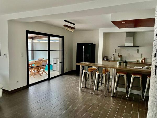 A VENDRE MAISON - 33240 SAINT-ANDRE-DE-CUBZAC - 6 pièces 130 m²