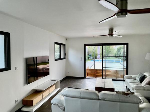 A VENDRE MAISON - 33240 SAINT-ANDRE-DE-CUBZAC - 6 pièces 130 m²