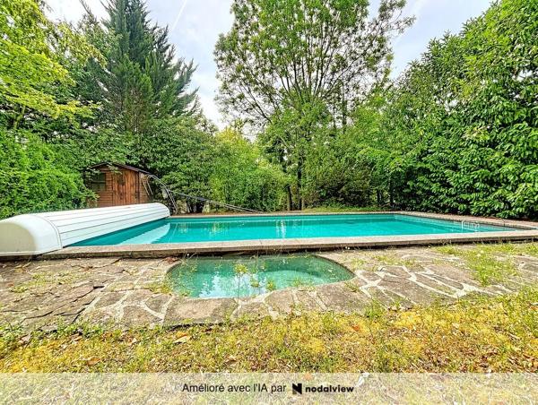 Vente                                                      Maison
                        
                     10 pièces                      209 m2                     à Sucy-en-Brie