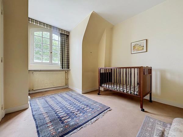 Vente                                                      Maison
                        
                     10 pièces                      209 m2                     à Sucy-en-Brie