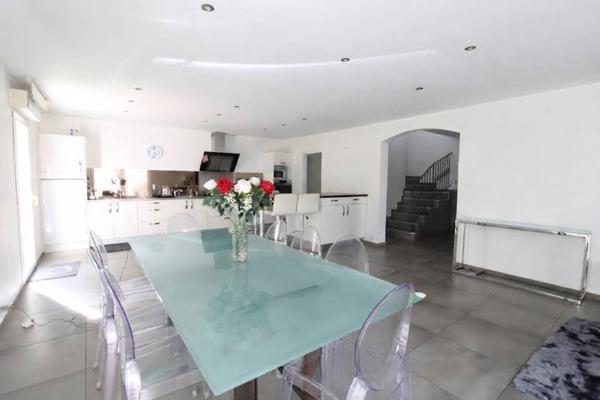 MAISON D'ARCHITECTE CONTRUITE EN 2000 DE 160m² SUR TERRAIN DE 400M² VILLEURBANNE
