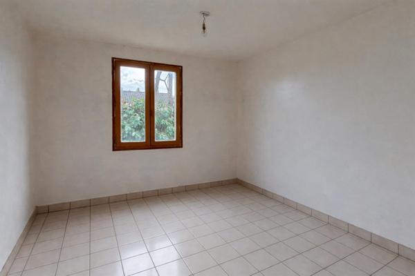 Maison 5 pièces avec terrain généreux à rénover