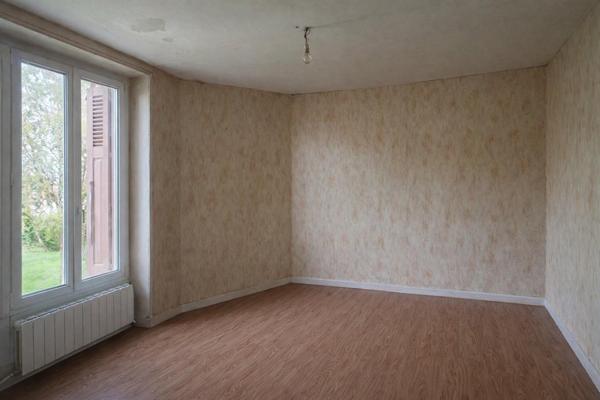 Maison 5 pièces avec terrain généreux à rénover