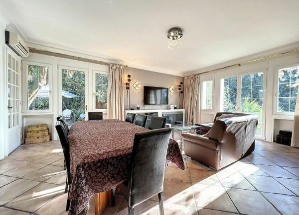 Maison à vendre    7 pièces •  Le Cannet