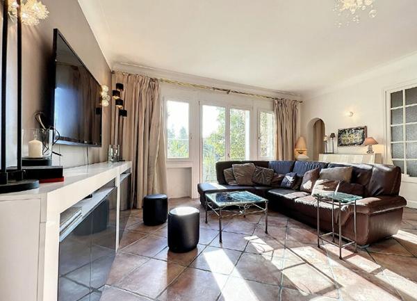 Maison à vendre    7 pièces •  Le Cannet