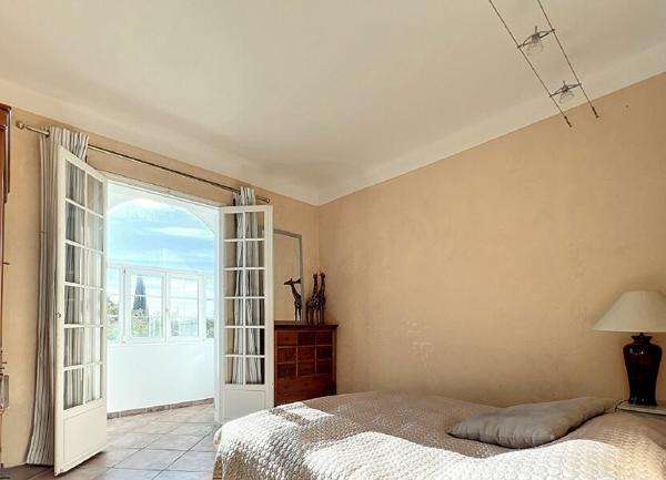 Maison à vendre    7 pièces •  Le Cannet