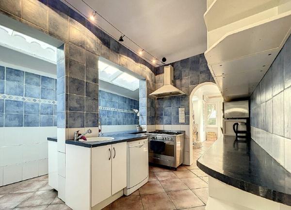 Maison à vendre    7 pièces •  Le Cannet