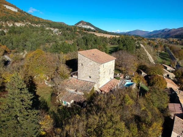 Vente / Maison à Montbrun-les-Bains (26570)