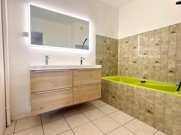 SAPCIEUX T5 DE 115 M² DANS BELLE RESIDENCE SECURISE