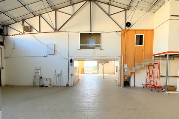 À vendre - Local professionnel 300 m² situé à Barbentane (13570)