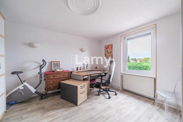 Charme de l’ancien rénové – 4 pièces avec jardin et dépendances