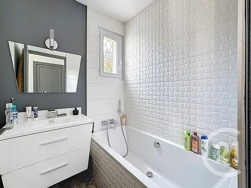 Maison à vendre  4 pièces - 99 m2 FREJUS - 83