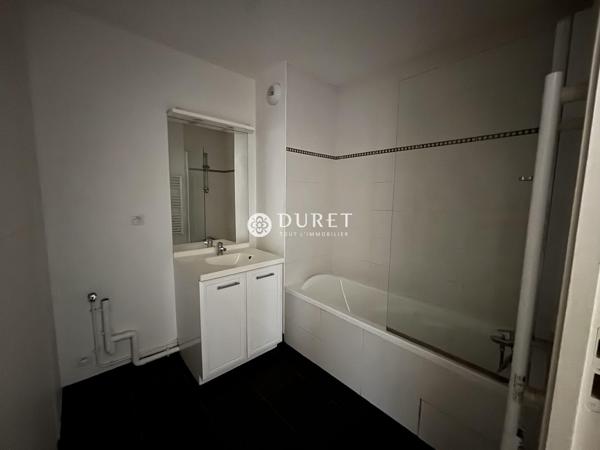 T3 RECENT AU DERNIER ETAGE AVEC BALCON ET 2 PLACES DE STATIONNEMENTS