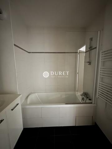 T3 RECENT AU DERNIER ETAGE AVEC BALCON ET 2 PLACES DE STATIONNEMENTS